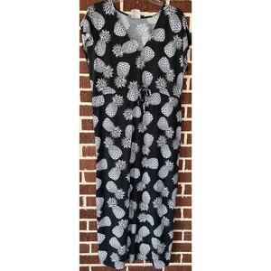 Mr. Buho Black and White Pineapple Print Dress/Swimsuit Cover One Size